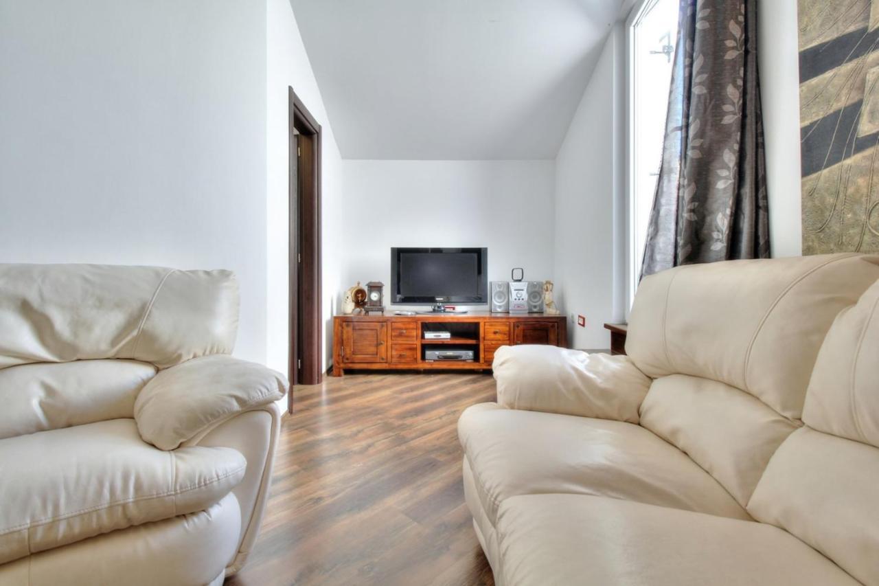 Apartments Suzy Umag Exterior foto