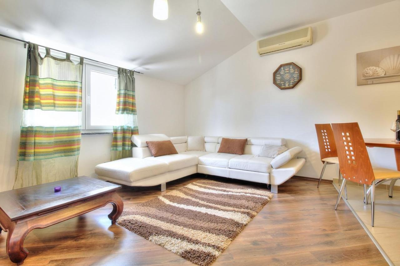 Apartments Suzy Umag Exterior foto