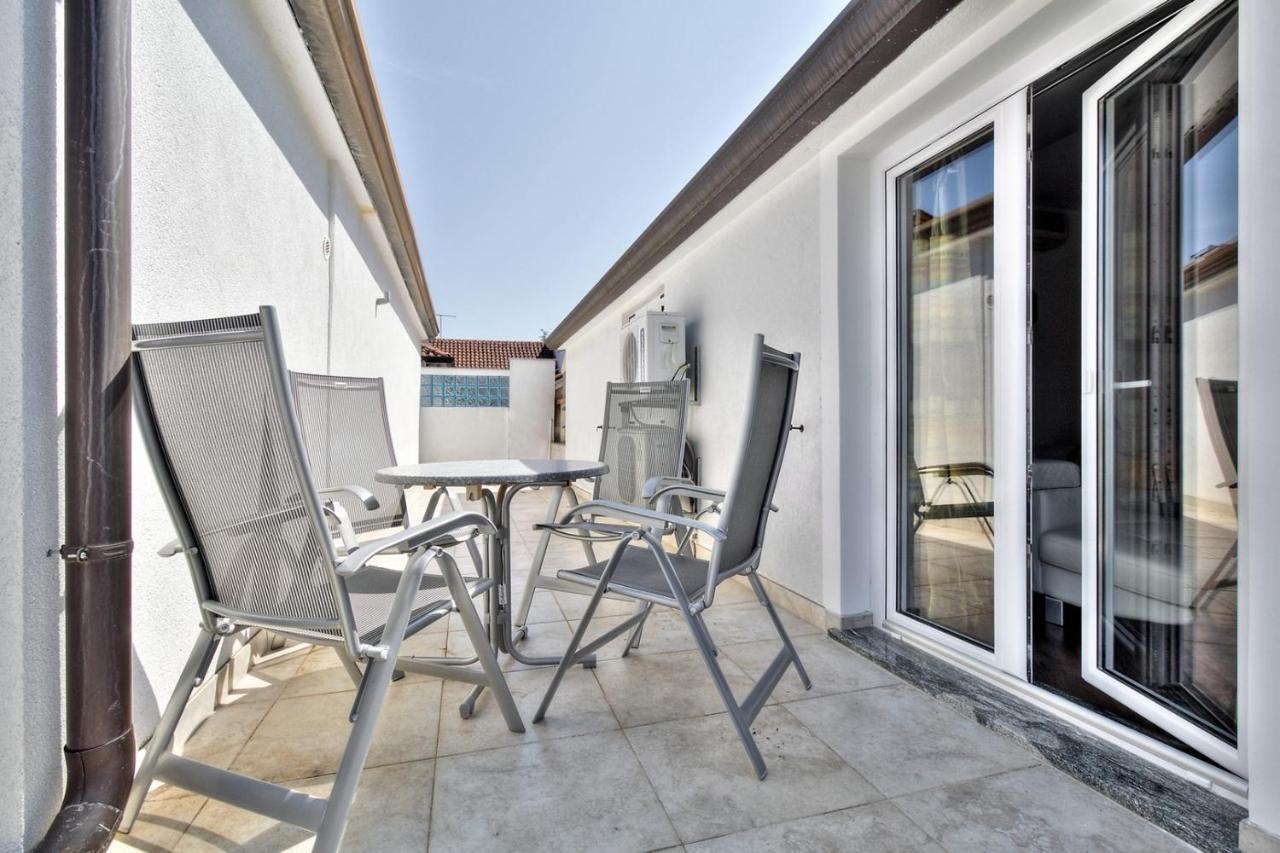 Apartments Suzy Umag Exterior foto