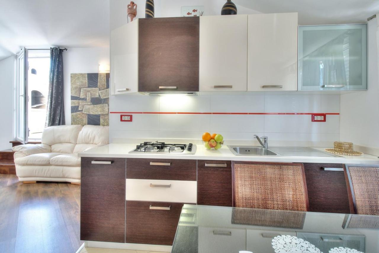 Apartments Suzy Umag Exterior foto