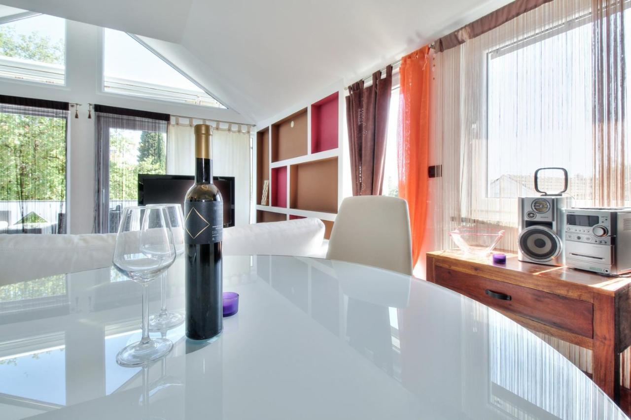 Apartments Suzy Umag Exterior foto