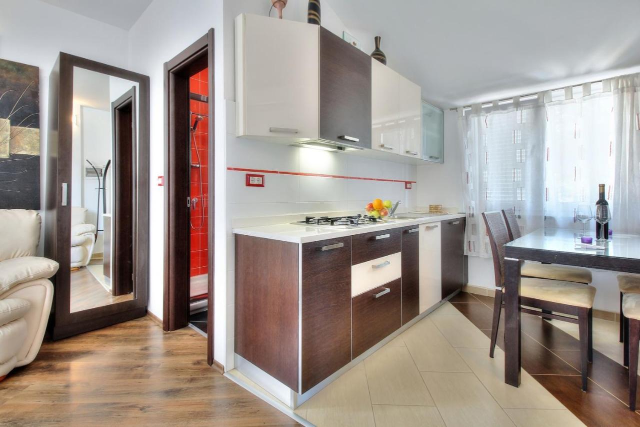Apartments Suzy Umag Exterior foto